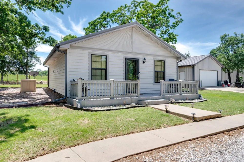 11776 E US Highway 82 Whitesboro, TX 76273