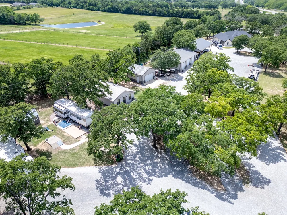 11776 E US Highway 82 Whitesboro, TX 76273