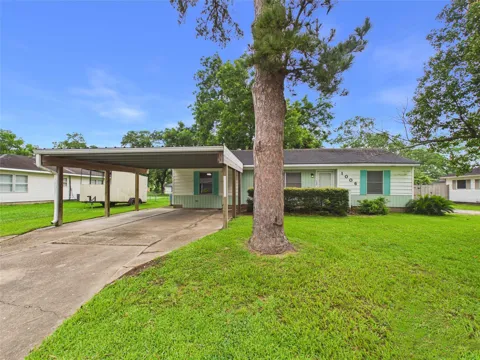 1006 Mac Drive
