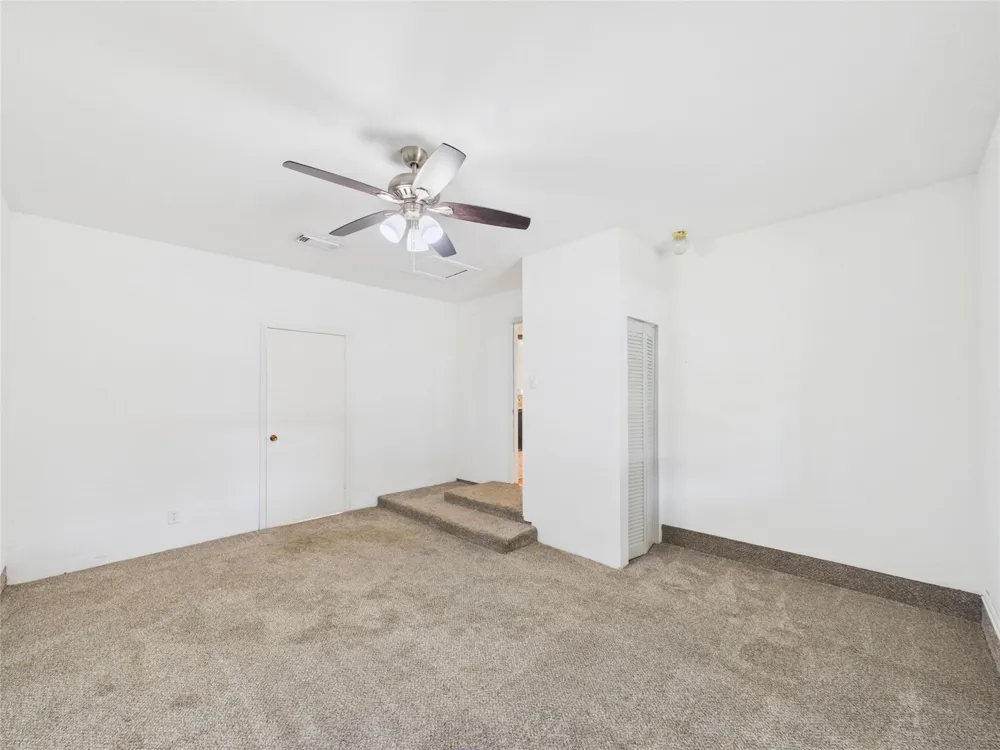 1006 Mac Drive Sweeny, TX 77480