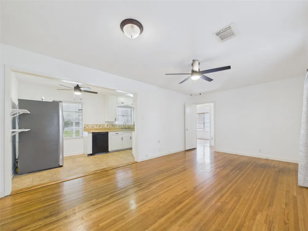 1006 Mac Drive Sweeny, TX 77480