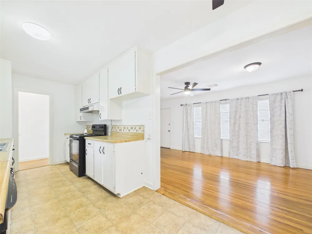1006 Mac Drive Sweeny, TX 77480