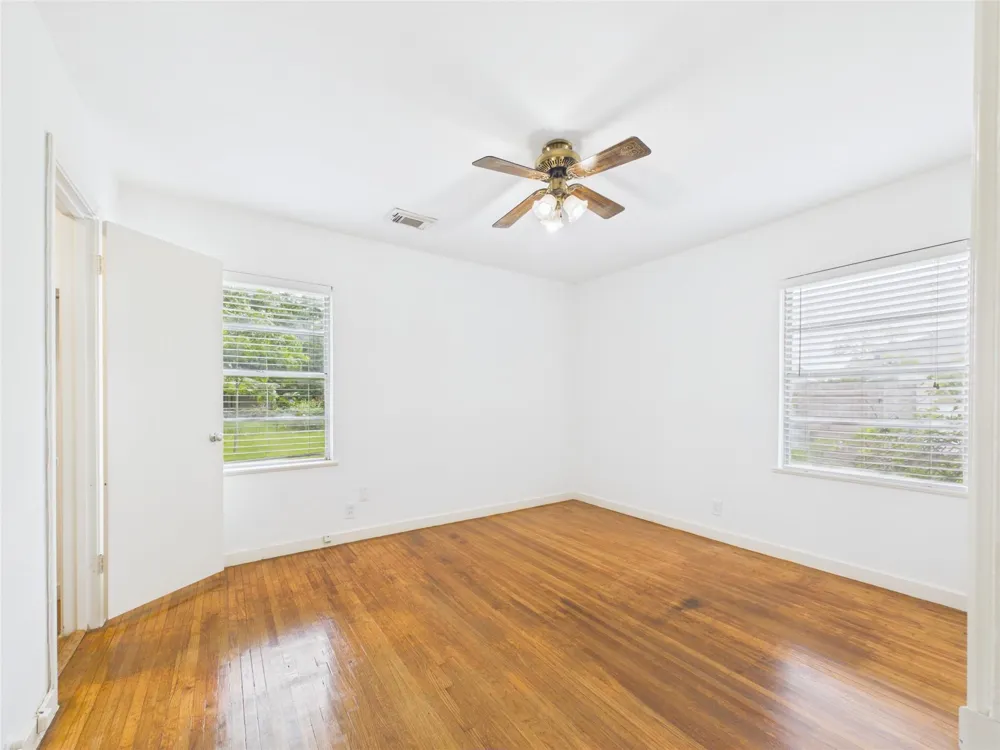 1006 Mac Drive Sweeny, TX 77480