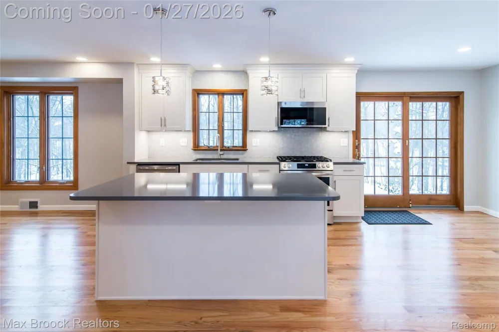 31419 Sleepy Hollow Lane