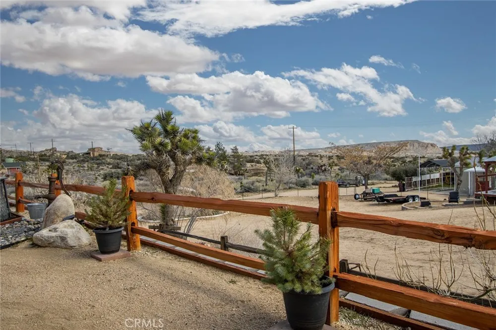 2863 Ox Yoke Pioneertown, CA 92268