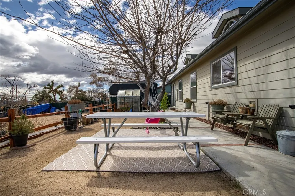 2863 Ox Yoke Pioneertown, CA 92268