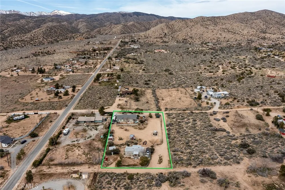 2863 Ox Yoke Pioneertown, CA 92268