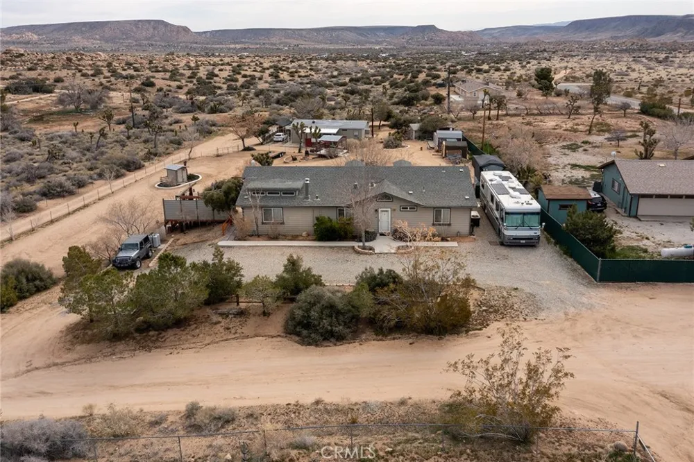 2863 Ox Yoke Pioneertown, CA 92268
