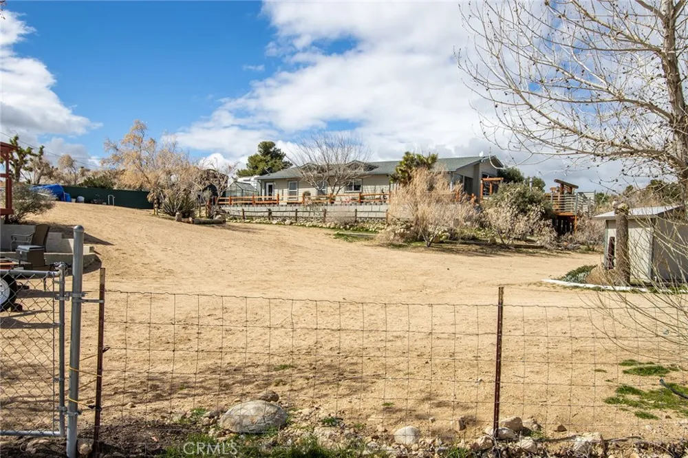 2863 Ox Yoke Pioneertown, CA 92268