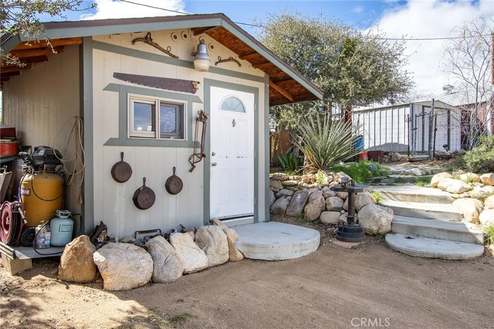 2863 Ox Yoke Pioneertown, CA 92268