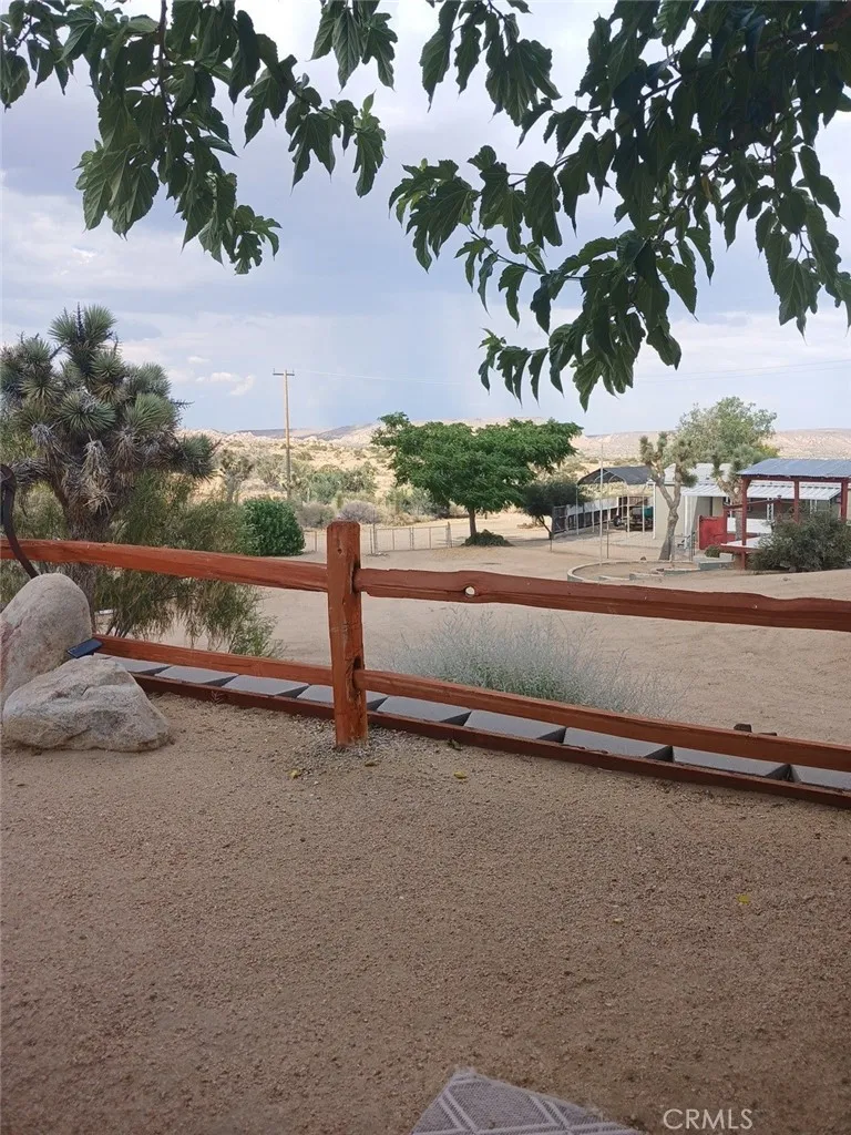 2863 Ox Yoke Pioneertown, CA 92268