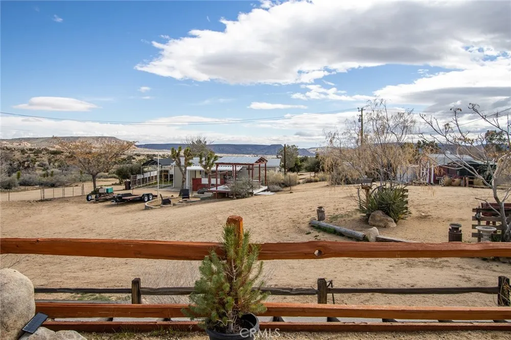 2863 Ox Yoke Pioneertown, CA 92268