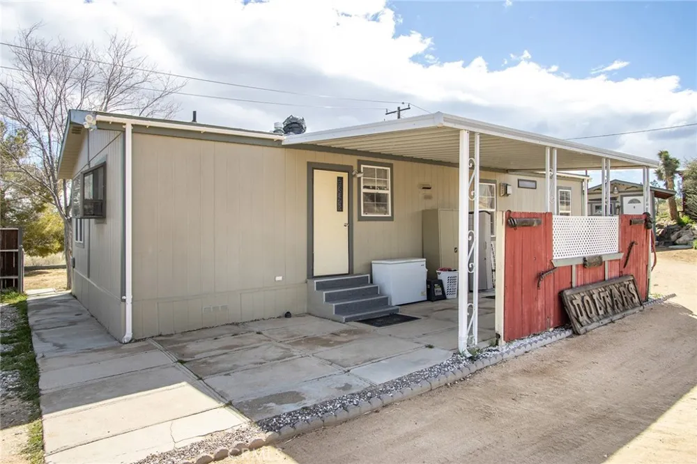 2863 Ox Yoke Pioneertown, CA 92268