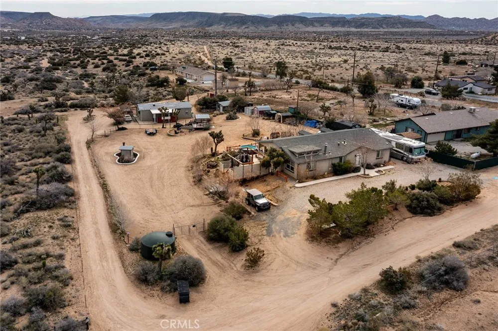 2863 Ox Yoke Pioneertown, CA 92268