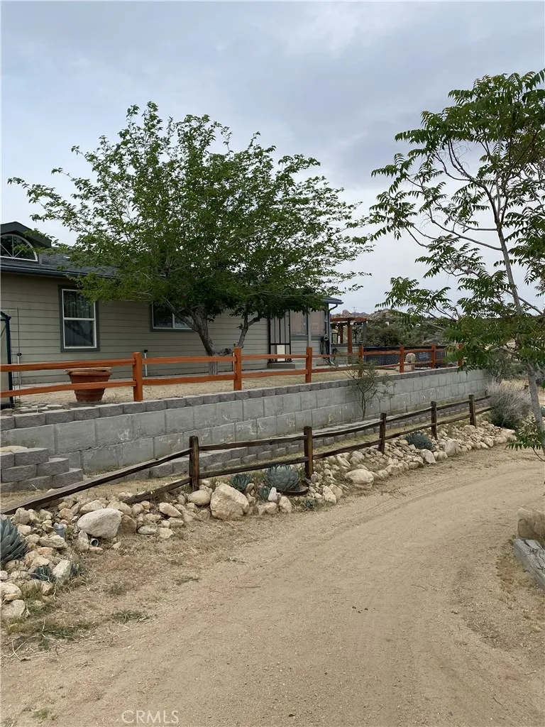 2863 Ox Yoke Pioneertown, CA 92268