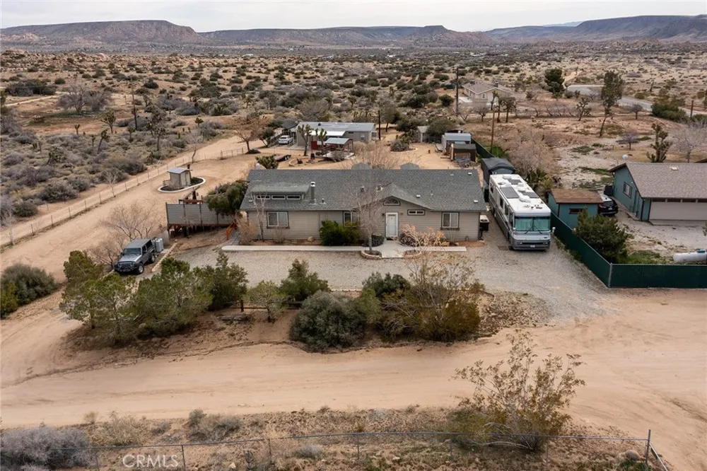 2863 Ox Yoke Pioneertown, CA 92268