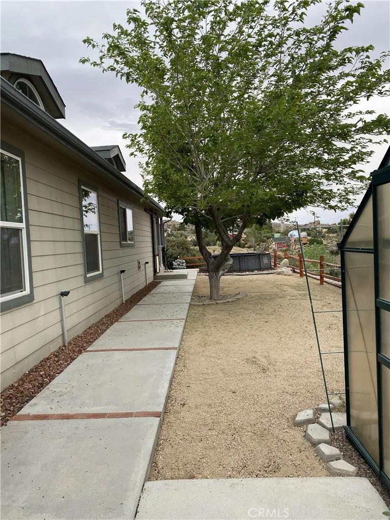 2863 Ox Yoke Pioneertown, CA 92268
