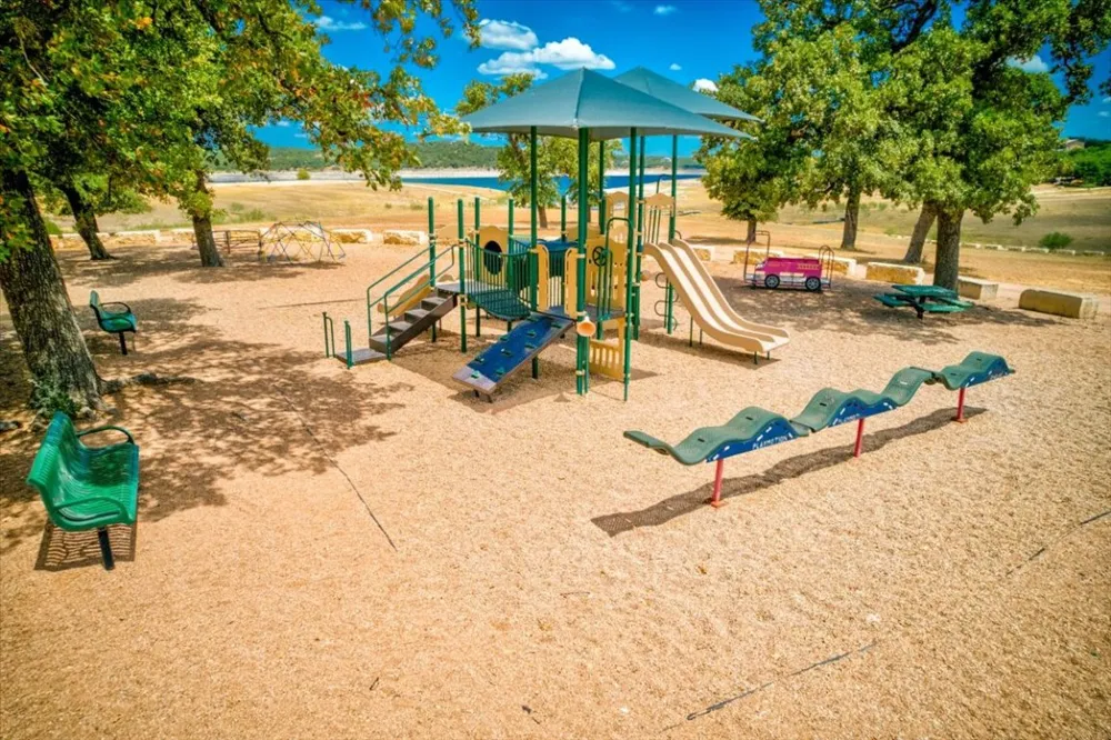 111 Comanche Point Point Venture, TX 78645