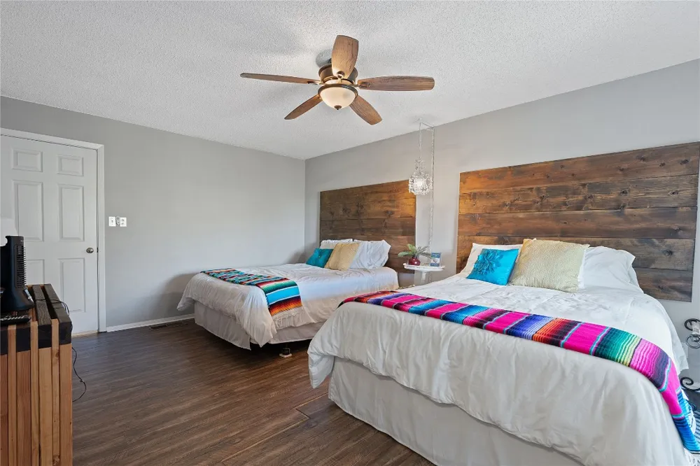 111 Comanche Point Point Venture, TX 78645