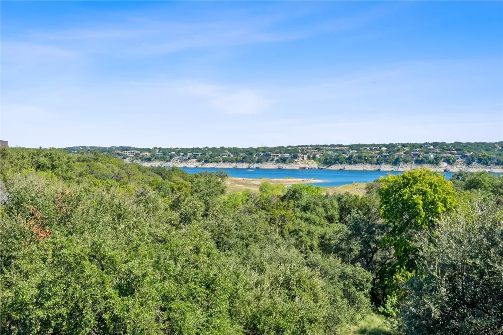 111 Comanche Point Point Venture, TX 78645