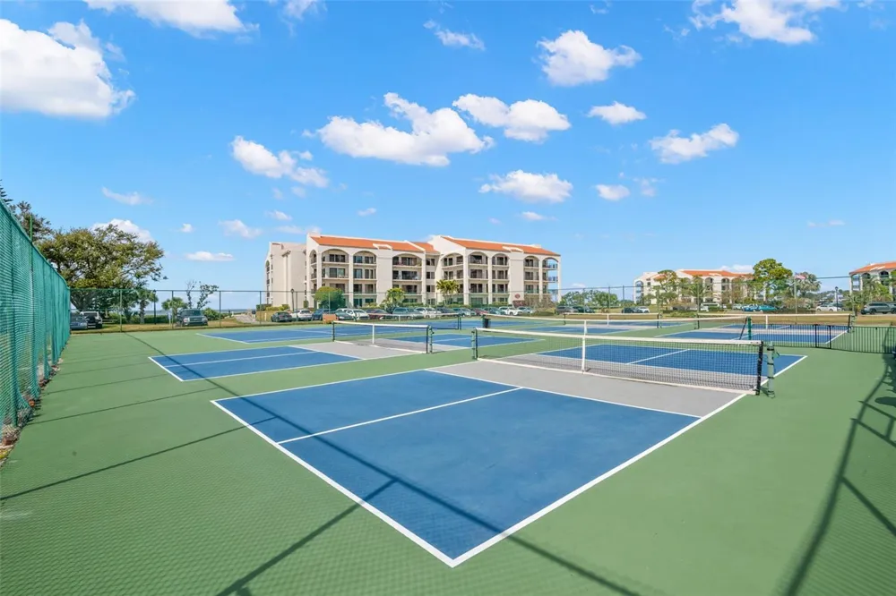 12 MARINER DRIVE #12 Tarpon Springs, FL 34689