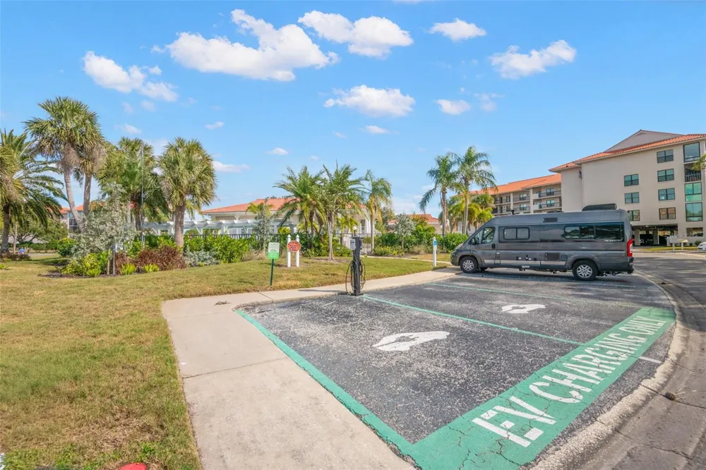 12 MARINER DRIVE #12 Tarpon Springs, FL 34689