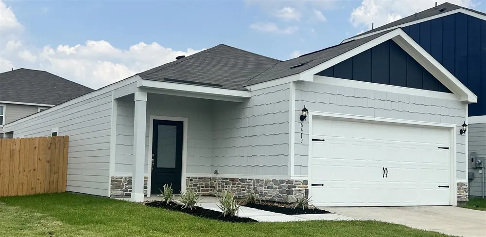 6419 Winter Elm Street