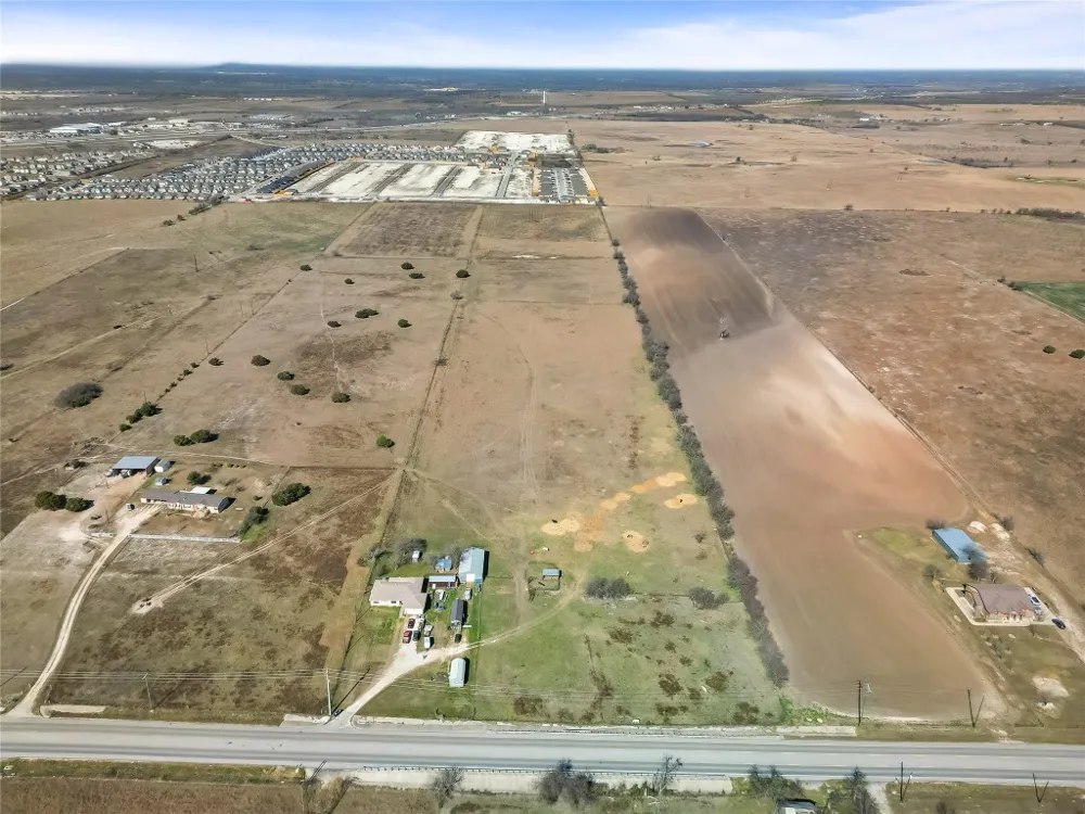 1351 E FM 487 Jarrell, TX 76537
