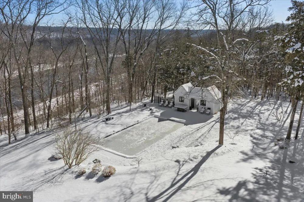 2 CEDAR LANE Erwinna, PA 18920