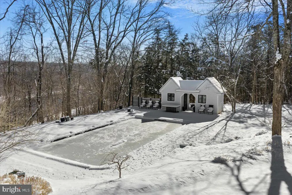 2 CEDAR LANE Erwinna, PA 18920