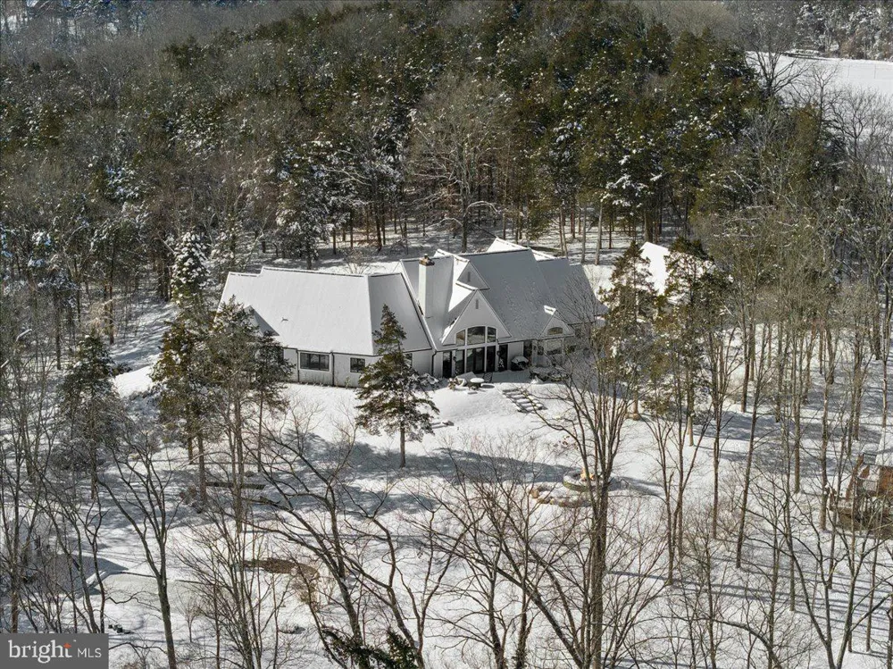 2 CEDAR LANE Erwinna, PA 18920