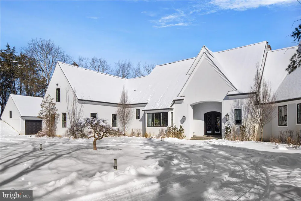 2 CEDAR LANE Erwinna, PA 18920