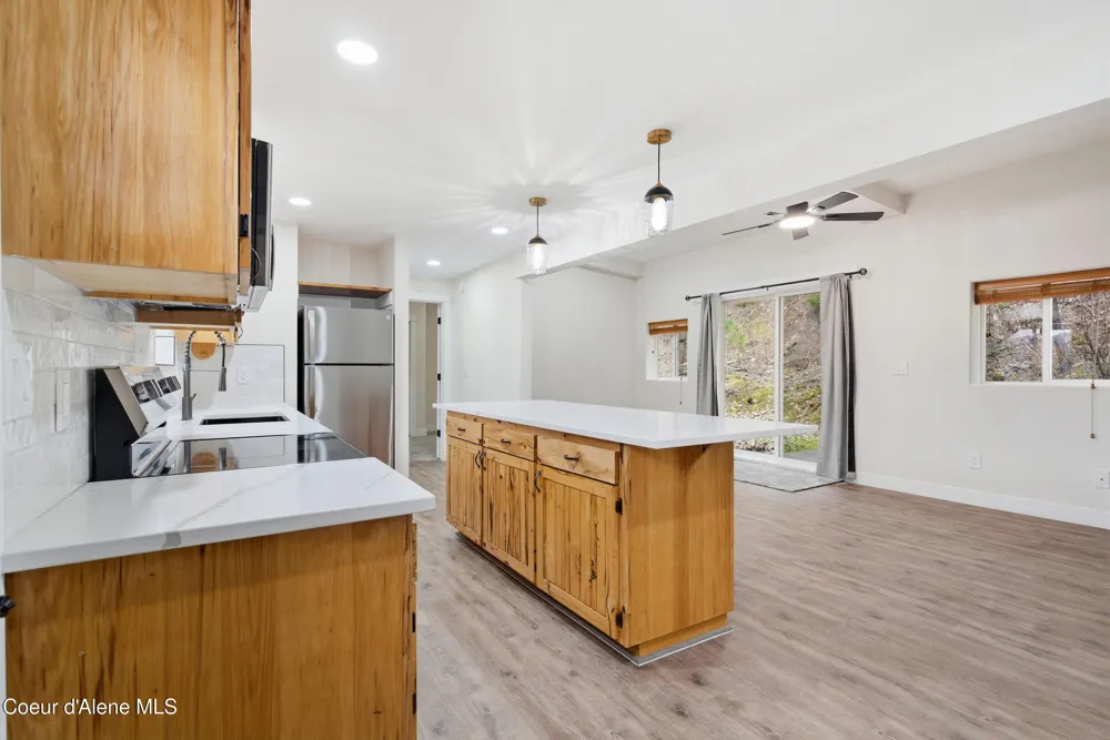 43143 Riverview Drive #APT 8 Kingston, ID 83839