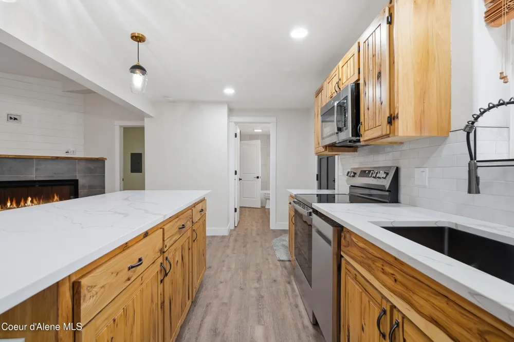 43143 Riverview Drive #APT 8 Kingston, ID 83839
