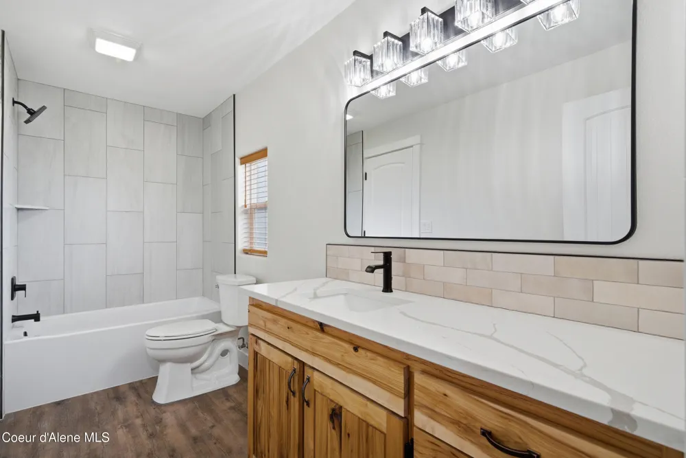 43143 Riverview Drive #APT 8 Kingston, ID 83839