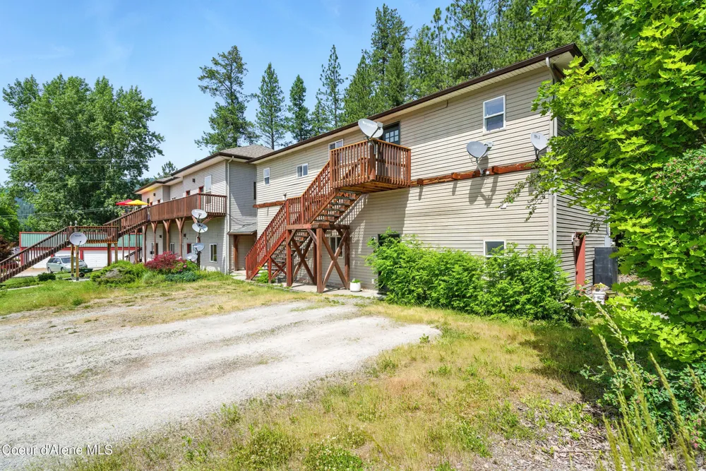 43143 Riverview Drive #APT 8 Kingston, ID 83839