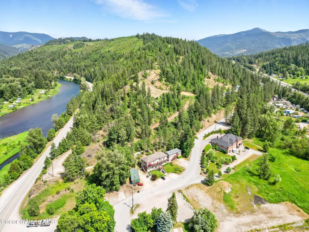 43143 Riverview Drive #APT 8 Kingston, ID 83839