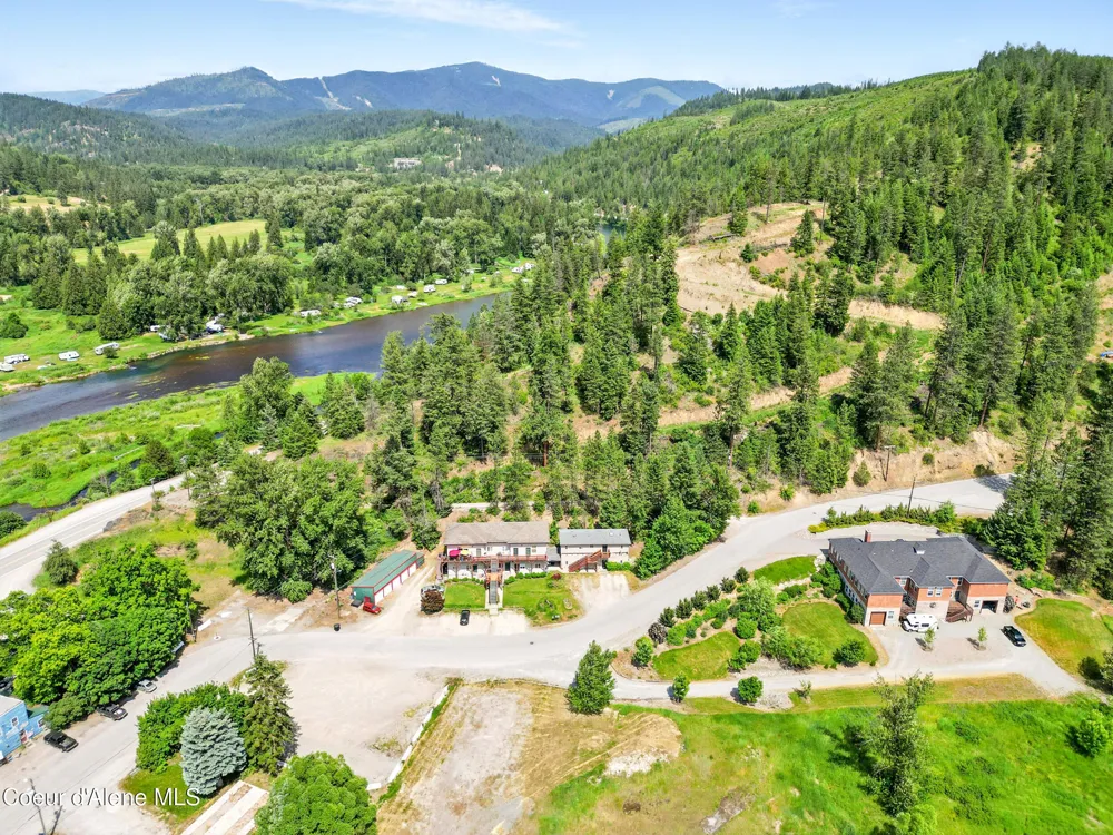 43143 Riverview Drive #APT 8 Kingston, ID 83839