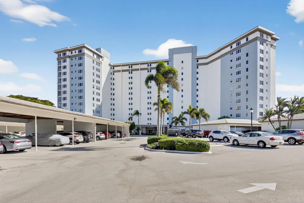 555 SE 6th Avenue #9g