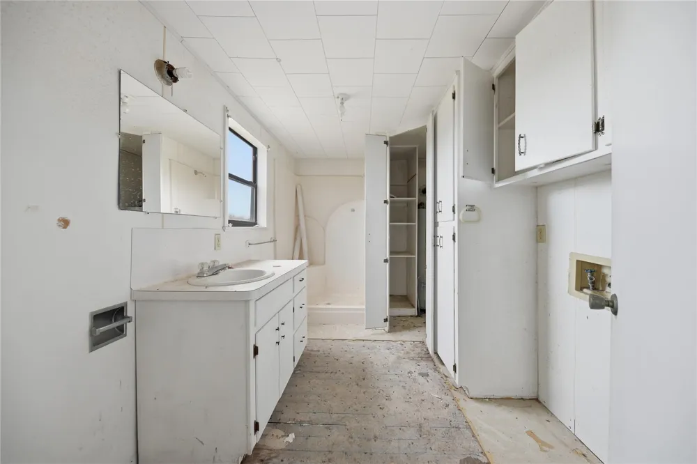 248 County Road 378 Hallettsville, TX 77964