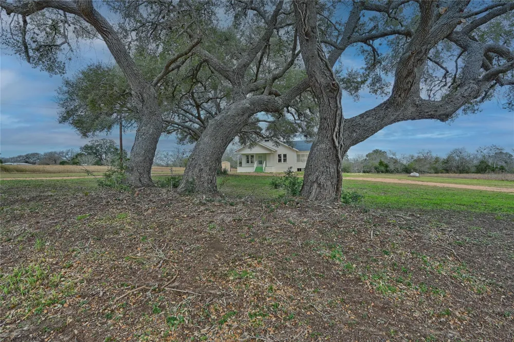 248 County Road 378 Hallettsville, TX 77964