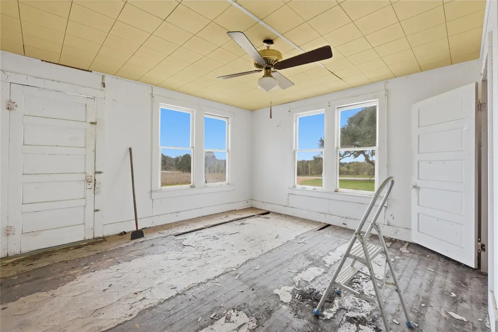 248 County Road 378 Hallettsville, TX 77964