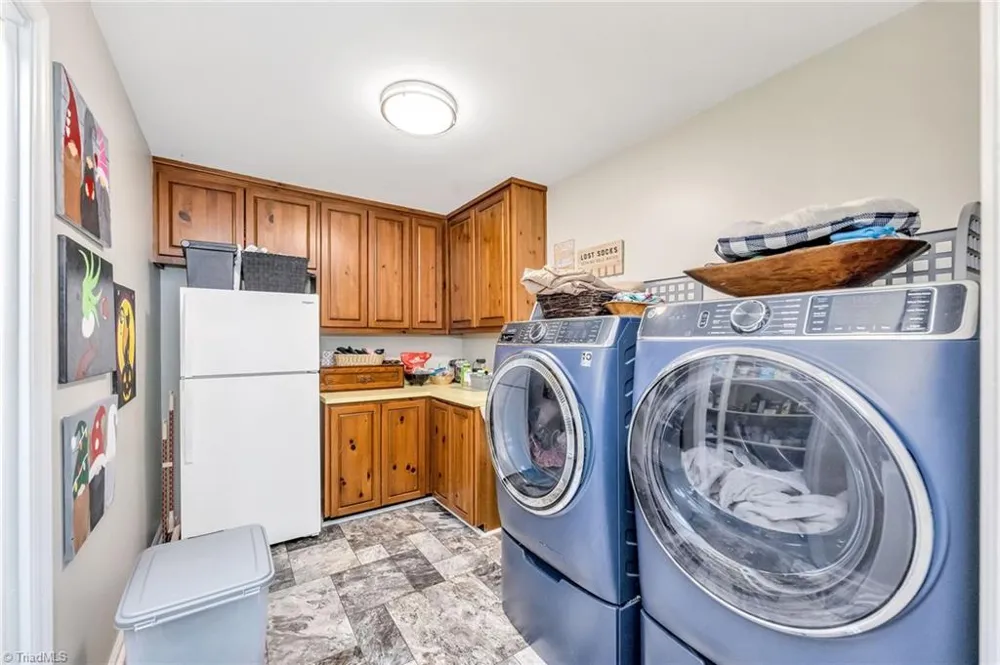 931,935 Don Bare Road Jefferson, NC 28640