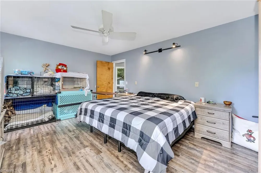 931,935 Don Bare Road Jefferson, NC 28640