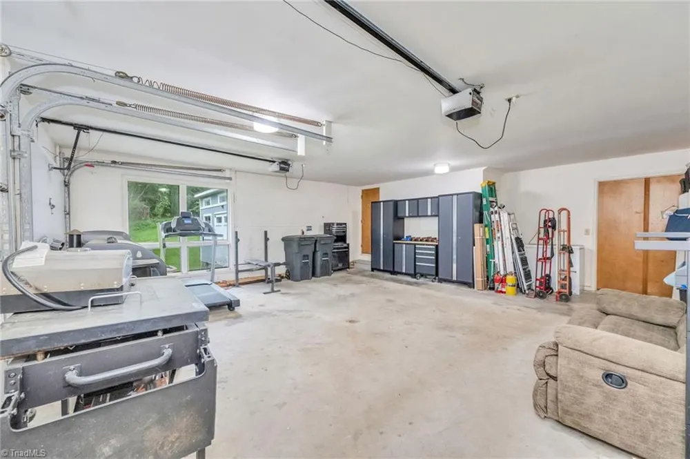 931,935 Don Bare Road Jefferson, NC 28640