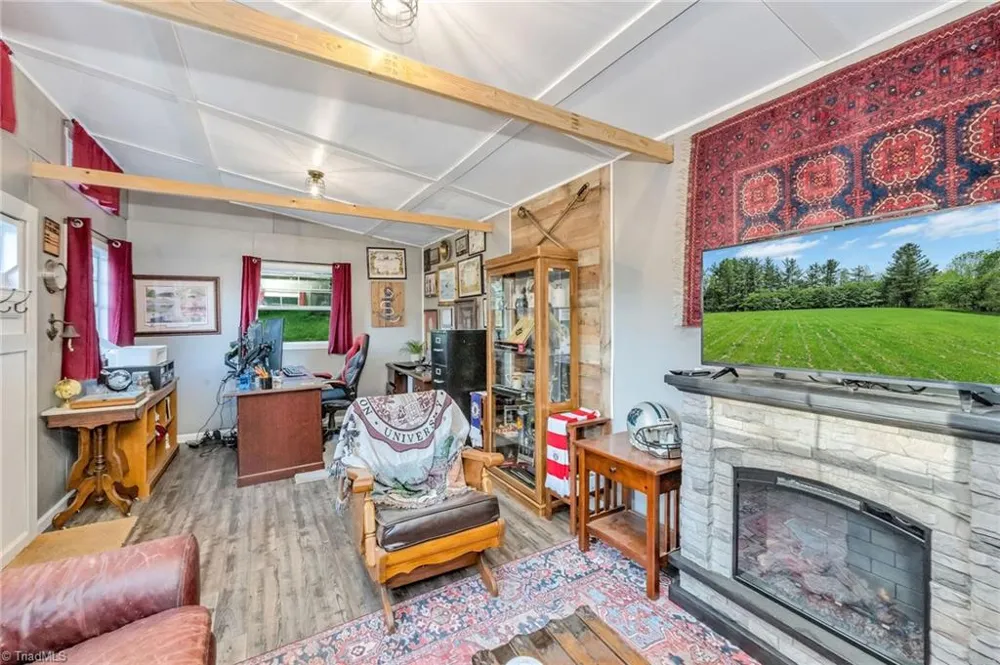 931,935 Don Bare Road Jefferson, NC 28640