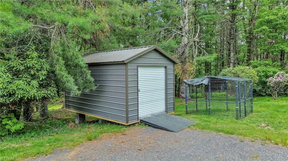 931,935 Don Bare Road Jefferson, NC 28640