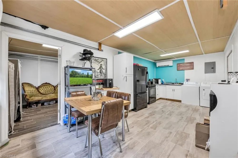 931,935 Don Bare Road Jefferson, NC 28640