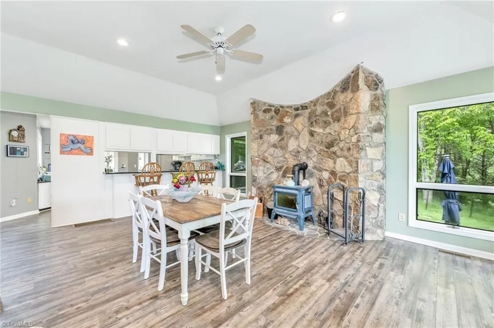 931,935 Don Bare Road Jefferson, NC 28640