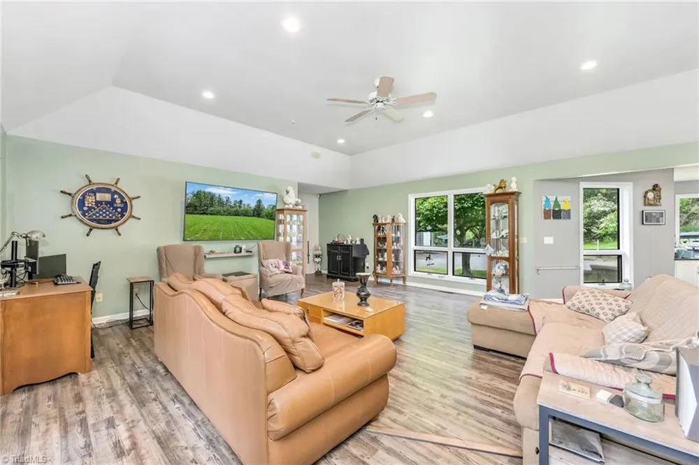931,935 Don Bare Road Jefferson, NC 28640